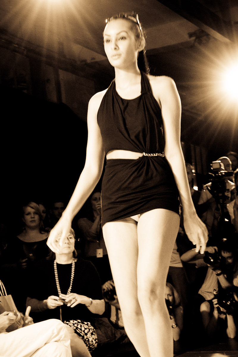 Berlin Fashionweek 11 / Chicas Walk