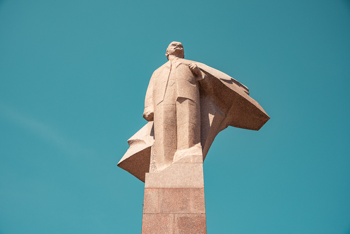 Tiraspol, Transnistria, Lenin in front of the Transnistrian parliament building