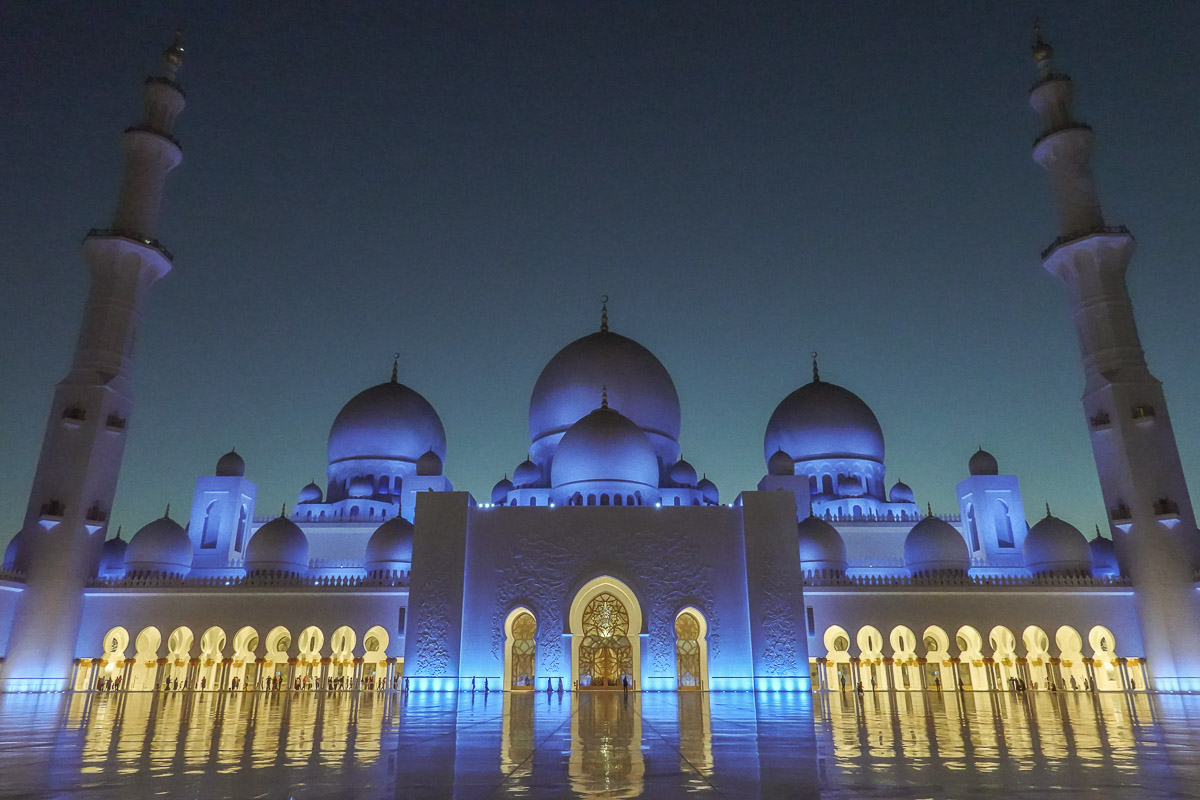 Abu Dhabi, Sheikh Zayed Mosque