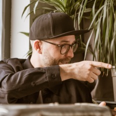 SEAT TVOG Webspecial Berlin, mit Mark Forster, Isabel Nolte, Dominik Sedlmayr Gitarrenbauer und Antonio Esposito
