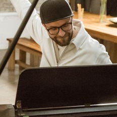 SEAT TVOG Webspecial Berlin, mit Mark Forster, Isabel Nolte, Dominik Sedlmayr Gitarrenbauer und Antonio Esposito