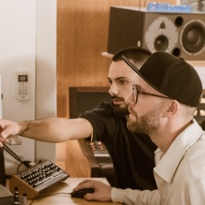 SEAT TVOG Webspecial Berlin, mit Mark Forster, Isabel Nolte, Dominik Sedlmayr Gitarrenbauer und Antonio Esposito