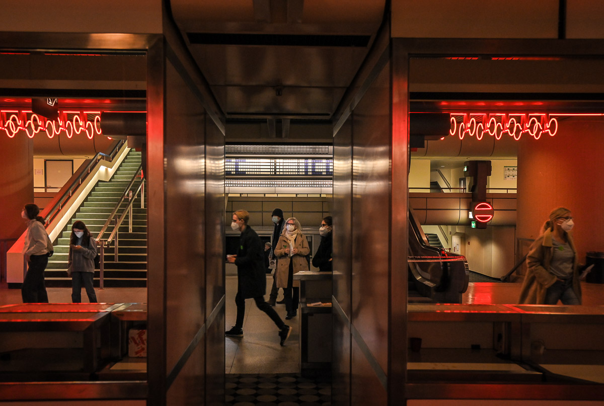 ICC Berlin, The Sun Machine Is Coming Down